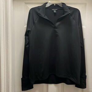 Athleta 1/4 zip sweatshirt in Size Large Black